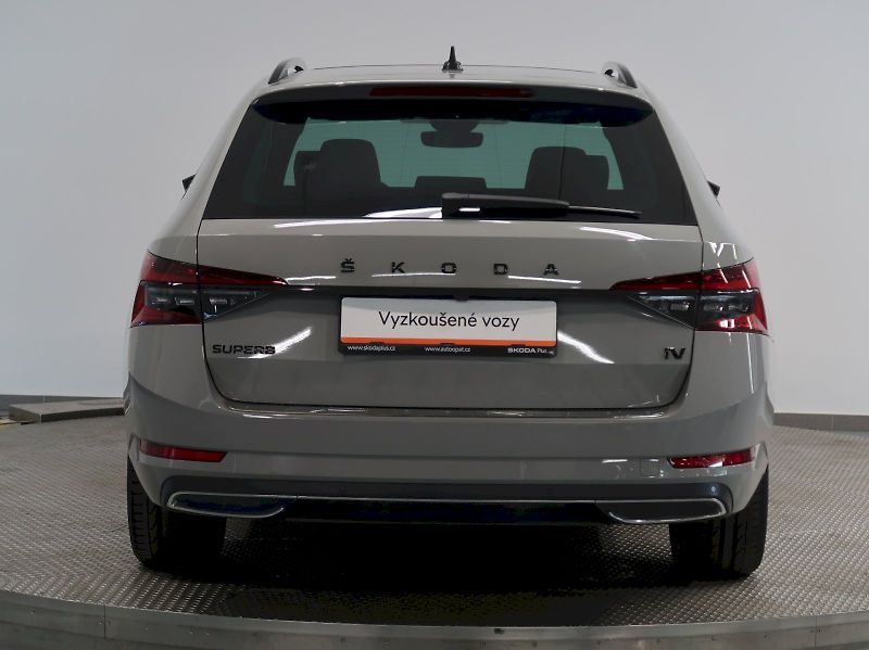 Škoda Superb (2023) iV SPORTLINE 1.4TSI 160KW DSG - fotka 9 z 48