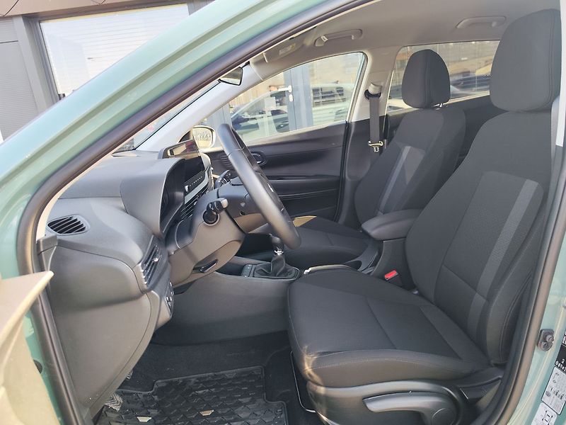 Hyundai i20 1.2i/58kW Smart - fotka 13 z 30