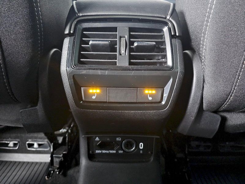 Škoda Karoq (2025) 2.0TDi 110kW 4x4 SPORTLINE WEB - fotka 29 z 34