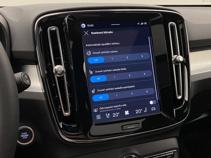 Volvo XC40 (2026) B3 AUT DARK PLUS - fotka 41 z 58