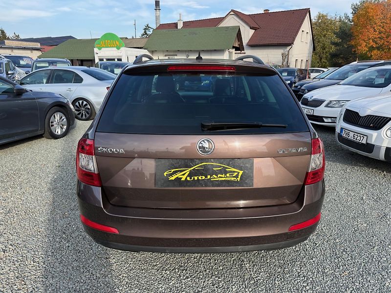 Škoda Octavia 2.0 TDI ELEGANCE - fotka 5 z 13