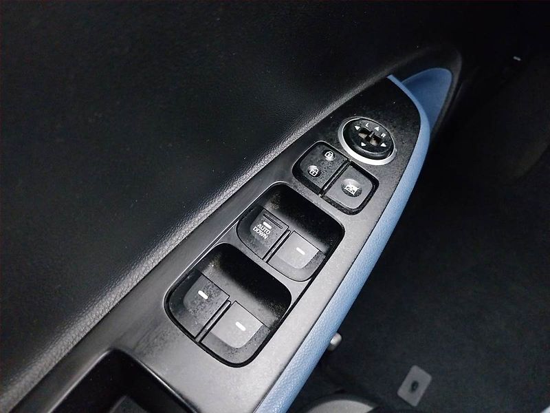 Hyundai i10 (2015) 1.0, Serv.kniha, Tempomat - fotka 16 z 16