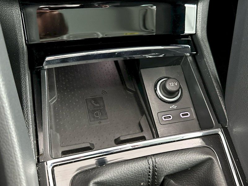 Škoda Karoq (2023) 2.0TDI 110kW Ambition Tour - fotka 24 z 32