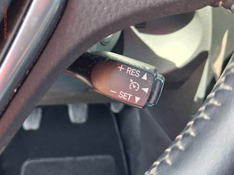 Toyota Auris (2017) 1.6i, 1.maj,ČR, AC, TZ, bixen - fotka 12 z 23