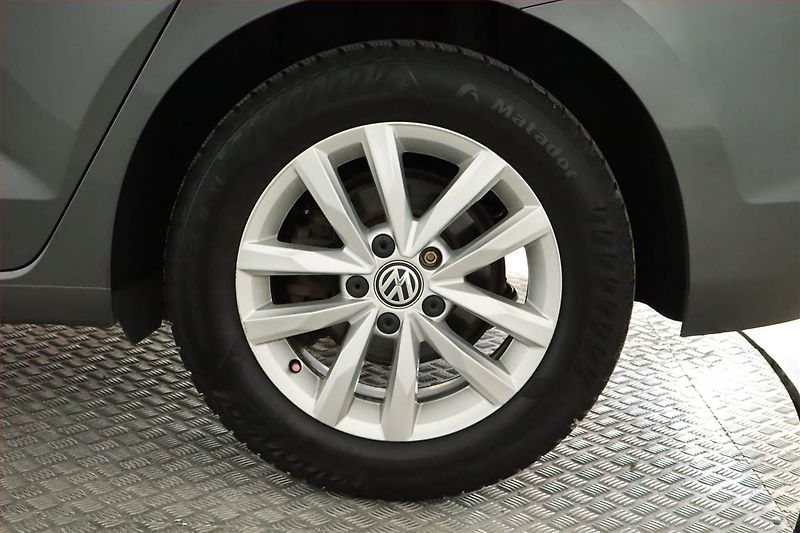 Volkswagen Touran (2017) 1.6 TDI, Serv.kniha, Tempomat - fotka 15 z 23