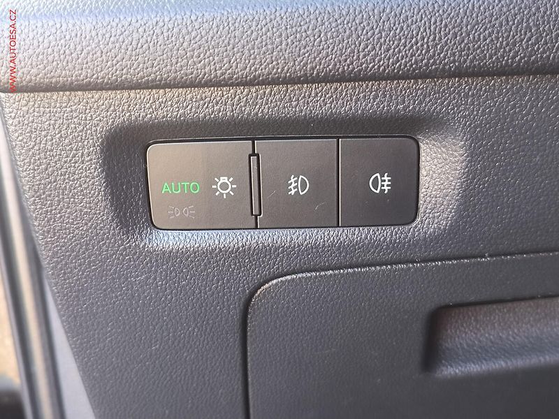 Škoda Octavia (2022) 2.0 TSi 4X4, ČR, SportLine - fotka 25 z 30