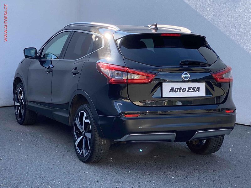 Nissan Qashqai (2020) 1.3TCe, 2.maj,ČR, Klima - fotka 6 z 18