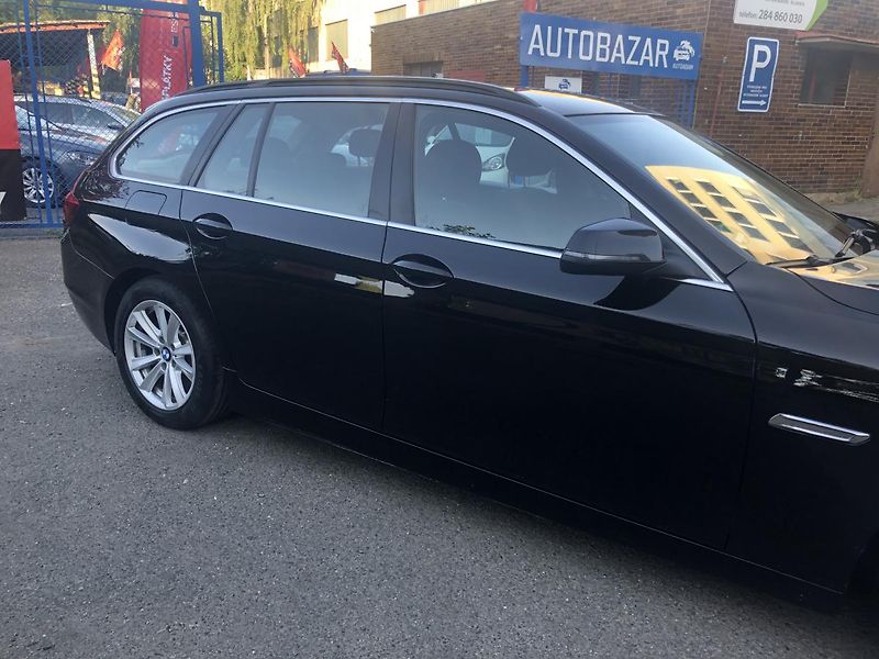 BMW Řada 5 (2015) 518d Touring NAVI velmi pěkný - fotka 9 z 76