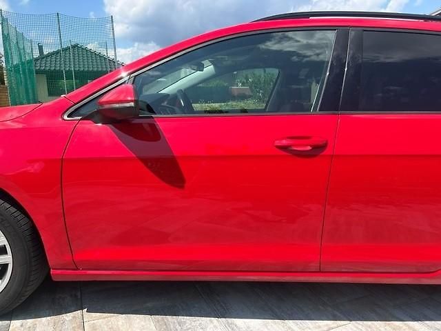 Volkswagen Golf 1,6TDi DSG Variant LED MATRIX - fotka 13 z 51