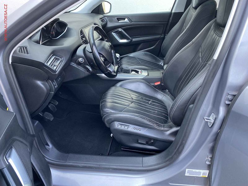 Peugeot 308 (2018) 1.5 HDi, Allure, panor, navi - fotka 9 z 18