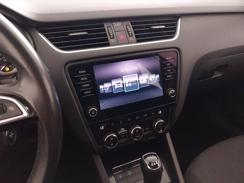 Škoda Octavia (2019) Style 2.0 TSI, 4X4, Automat - fotka 12 z 32