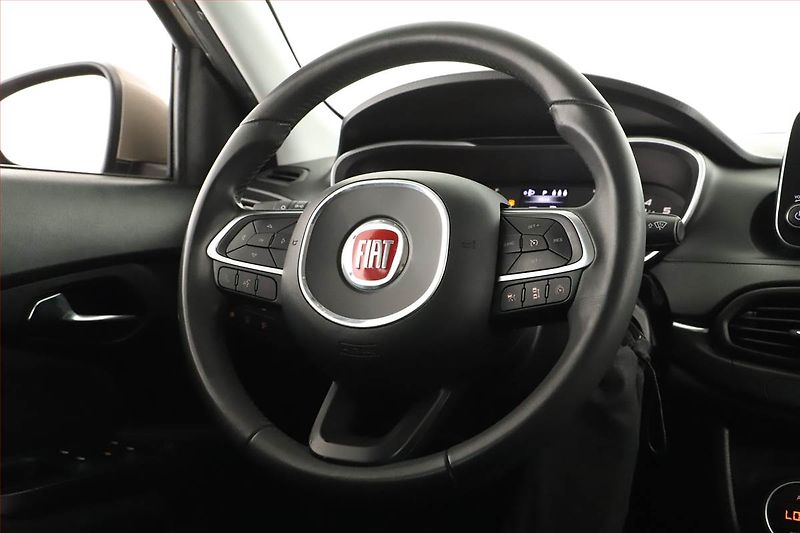 Fiat Tipo (2018) 1.6 16V, Automat, ČR,1.maj - fotka 8 z 18