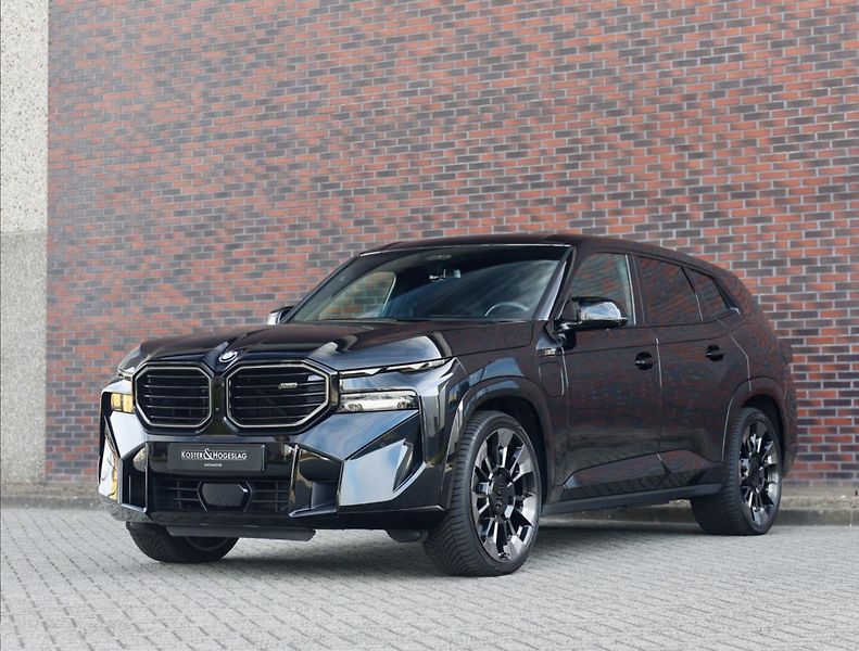 BMW XM (2023) 4.4 V8 ehybrid 480 KW - fotka 14 z 57