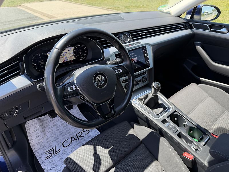 Volkswagen Passat 2.0 TDI VIRUTAL MASÁŽ SERVISKA - fotka 11 z 46
