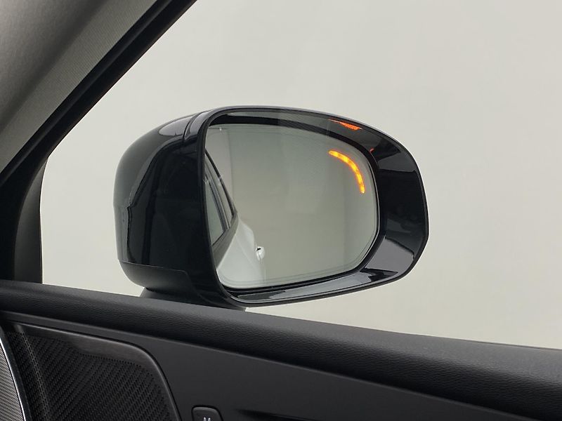 Volvo XC60 B4 AWD PLUS DARK AUT CZ 1.maj - fotka 26 z 58
