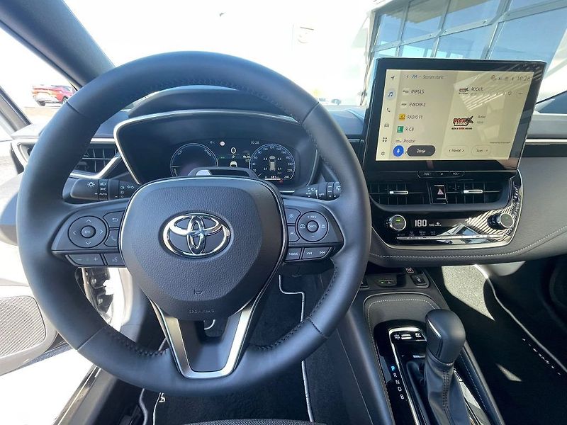 Toyota Corolla 1.8 Hybrid 140K Style - fotka 16 z 29