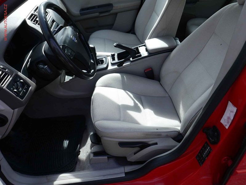 Volvo V50 (2011) 2.0 D3, autoAC, temp - fotka 9 z 14