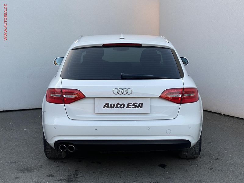 Audi A4 (2014) 2.0 TDi, Ambiente, bixen - fotka 5 z 17