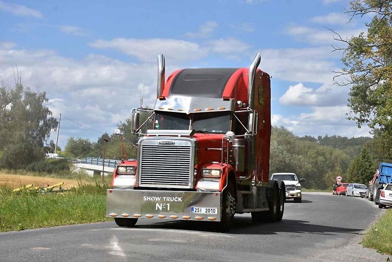 Z návštěvy 6. ročníku US Racket Trucks v Lužné.
