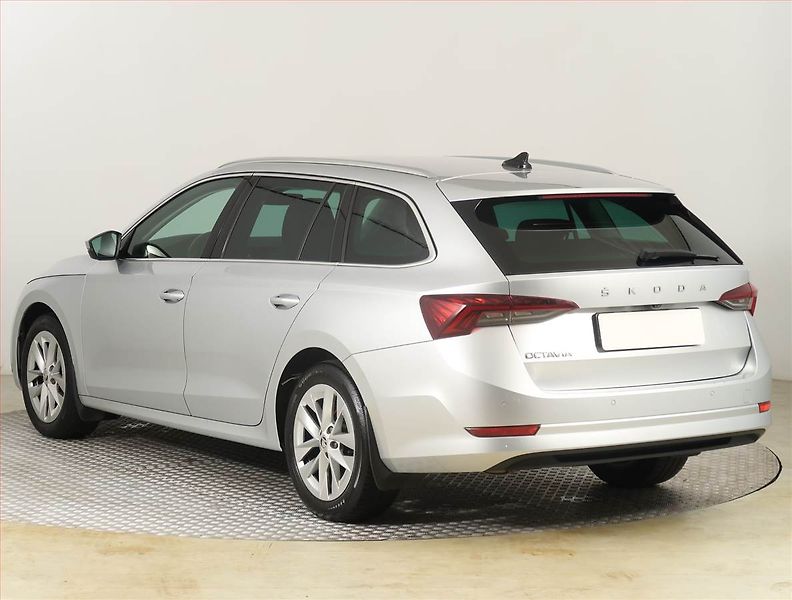 Škoda Octavia (2022) Style 1.5 TSI, ČR,1.maj - fotka 4 z 18
