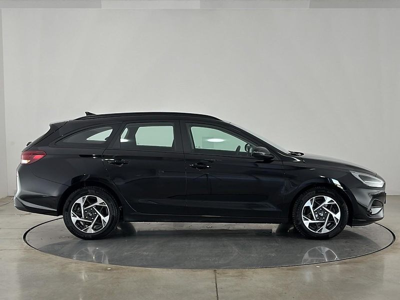 Hyundai i30 Smart DCT - fotka 16 z 26