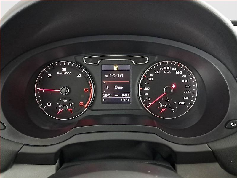 Audi Q3 (2013) 2.0 TDI, 4X4, Automat, Kůže - fotka 11 z 21