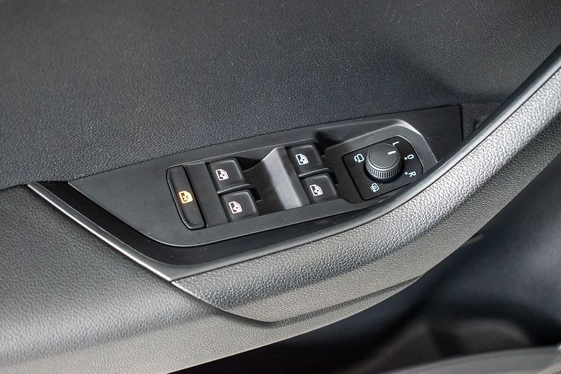 Škoda Karoq 1.5 TSI STYLE+*DSG*WEBASTO*ČR - fotka 15 z 44