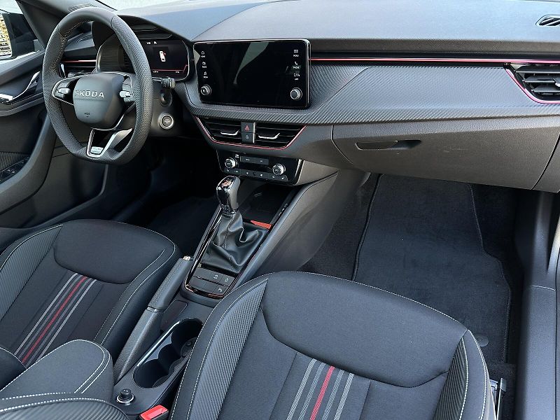 Škoda Kamiq 1.0TSi DSG Monte Carlo 116PS M - fotka 39 z 41