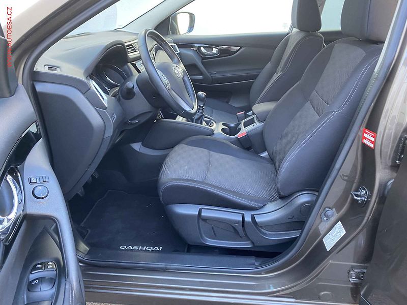 Nissan Qashqai (2017) 1.2 DiG-T, Acenta, navi - fotka 9 z 21