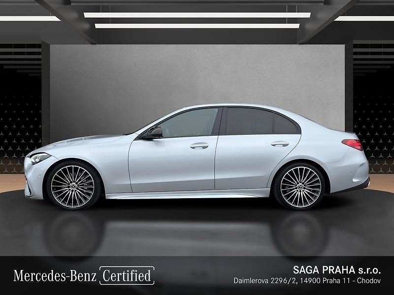 Mercedes-Benz Třídy C C-Třída 300 4MATIC AMG Line - fotka 6 z 21