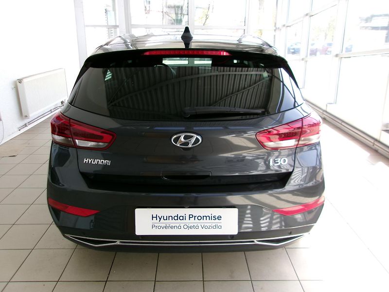 Hyundai i30 (2024) 1.5T-GDi 117kW MH Smart Plus - fotka 5 z 15