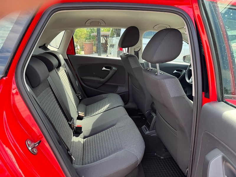 Volkswagen Polo (2012) Comfortline 1.2i 44kW - fotka 23 z 36
