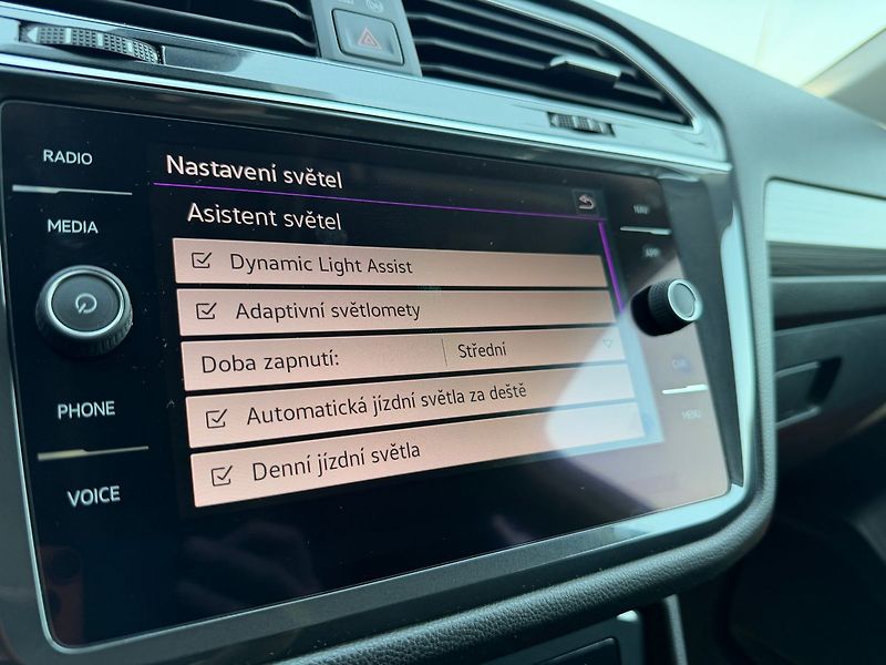 Volkswagen Tiguan Elegance 2,0TDI 110kW 4x4 DSG - fotka 14 z 23