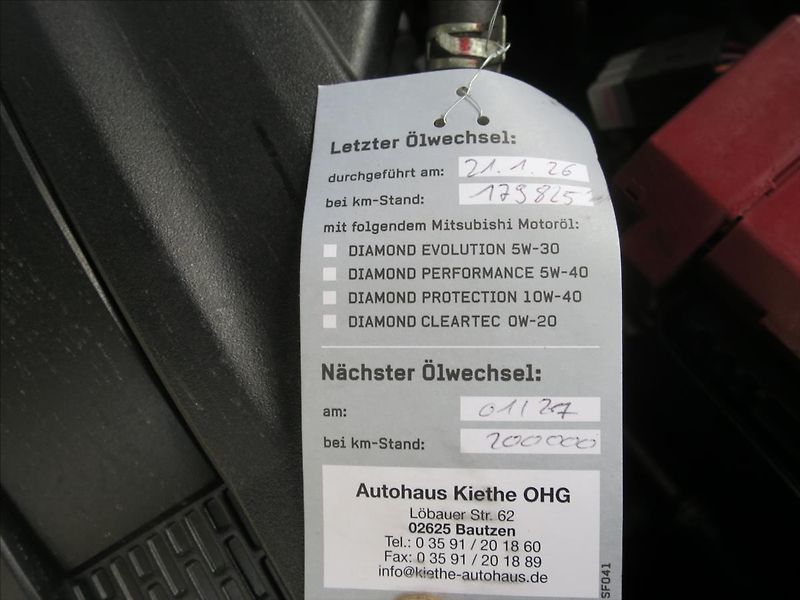 Mitsubishi Outlander 2,2  Di-D Editio+ Aut. - fotka 21 z 27