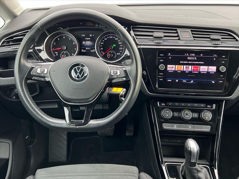 Volkswagen Touran 1,5 TSi 110kW 7DSG HIGHLINE - fotka 15 z 23