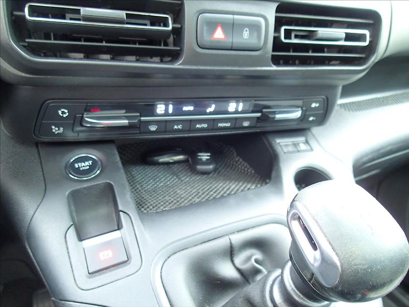 Citroën Berlingo 1,5 ČR, TAŽNÉ - fotka 32 z 45
