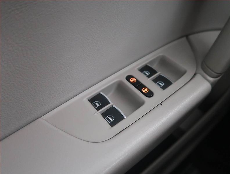 Volkswagen Touareg (2012) 3.0 TDI, 4X4, Automat - fotka 17 z 18