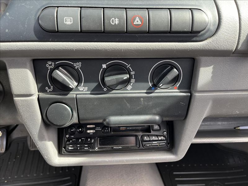 Škoda Felicia 1,3 MPi LXI ČR SERVIS 2x KOLA - fotka 16 z 31