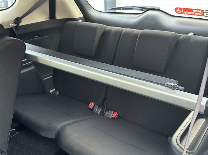 Mitsubishi Outlander 2,2 DI-D 150PS  Intense+ -7 4x - fotka 16 z 53