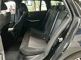 BMW Řada 3 330i xDrive Touring - náhled 10