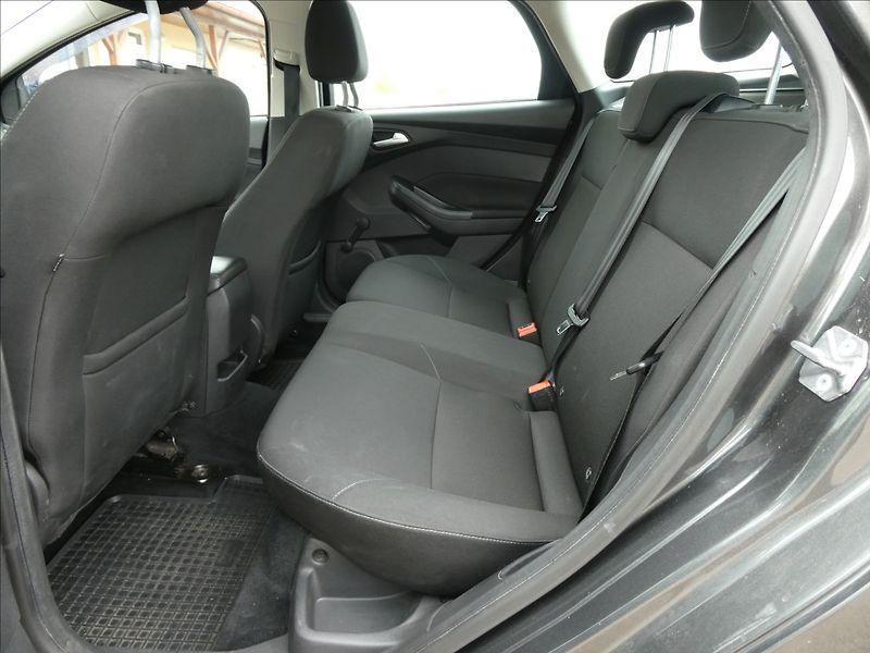 Ford Focus 1,5 Duratorq TDCI 95k kombi - fotka 16 z 38