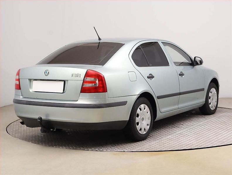 Škoda Octavia (2011) 1.6, Serv.kniha - fotka 5 z 15