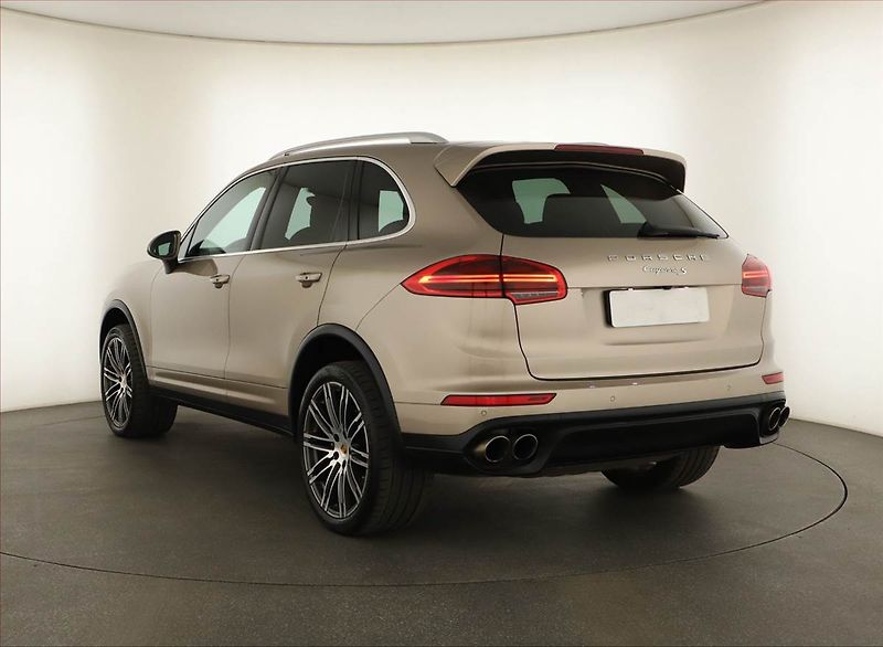 Porsche Cayenne (2015) S Diesel - fotka 4 z 20