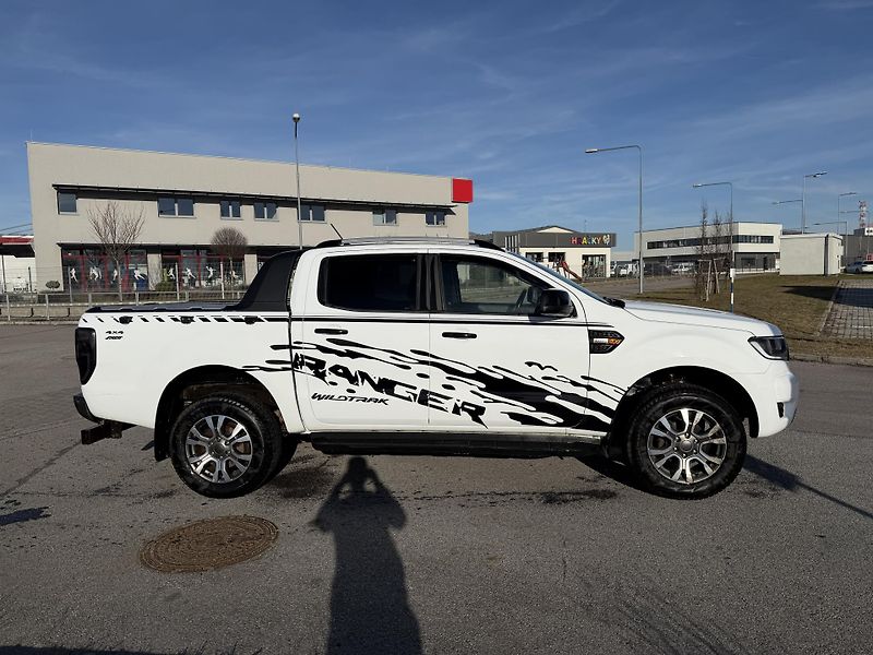 Ford Ranger 2.0 /125kW - fotka 4 z 22