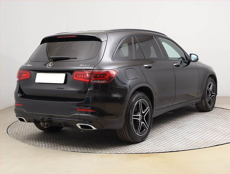 Mercedes-Benz GLC (2020) AMG line 300 d 4MATIC - fotka 5 z 25