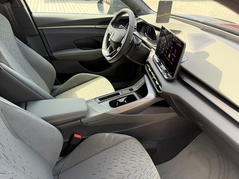 Cupra Terramar (2026) 2.0TSI 150kW 4WD TRIBE NT R20! - fotka 32 z 52