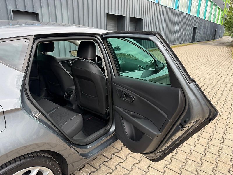 Seat Leon FR 2.0TDI LED 1.majitel - fotka 15 z 23