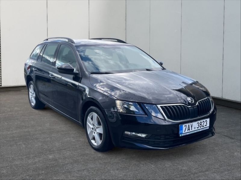 Škoda Superb 2,0 TDI 110 Style - fotka 1 z 11