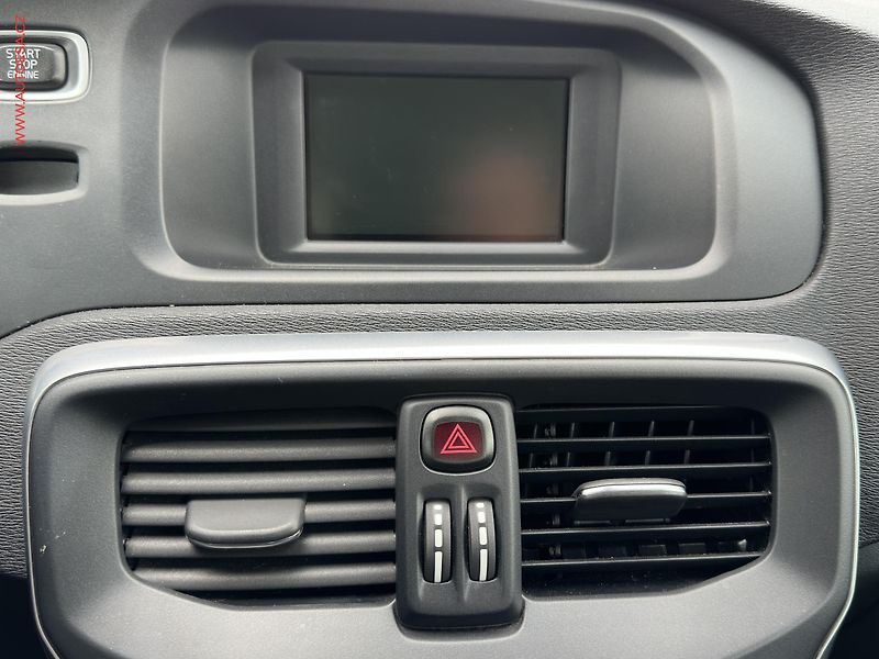 Volvo V40 (2014) 1.6 D, AC, tempo, park.čidla - fotka 13 z 16