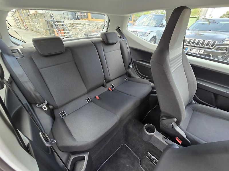 Volkswagen up! CNG KAMERA + DIGIKLIMA ČR - fotka 23 z 27